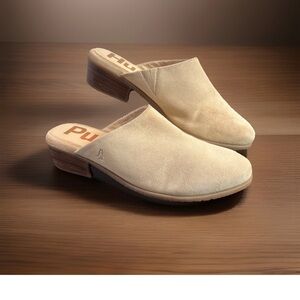 Women’s Hush Puppies Mules Slides Size 9 M Beige Tan Suede Clogs